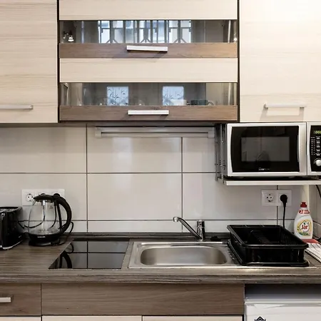 Akacfa 27-1 Center With Aircon Apartment